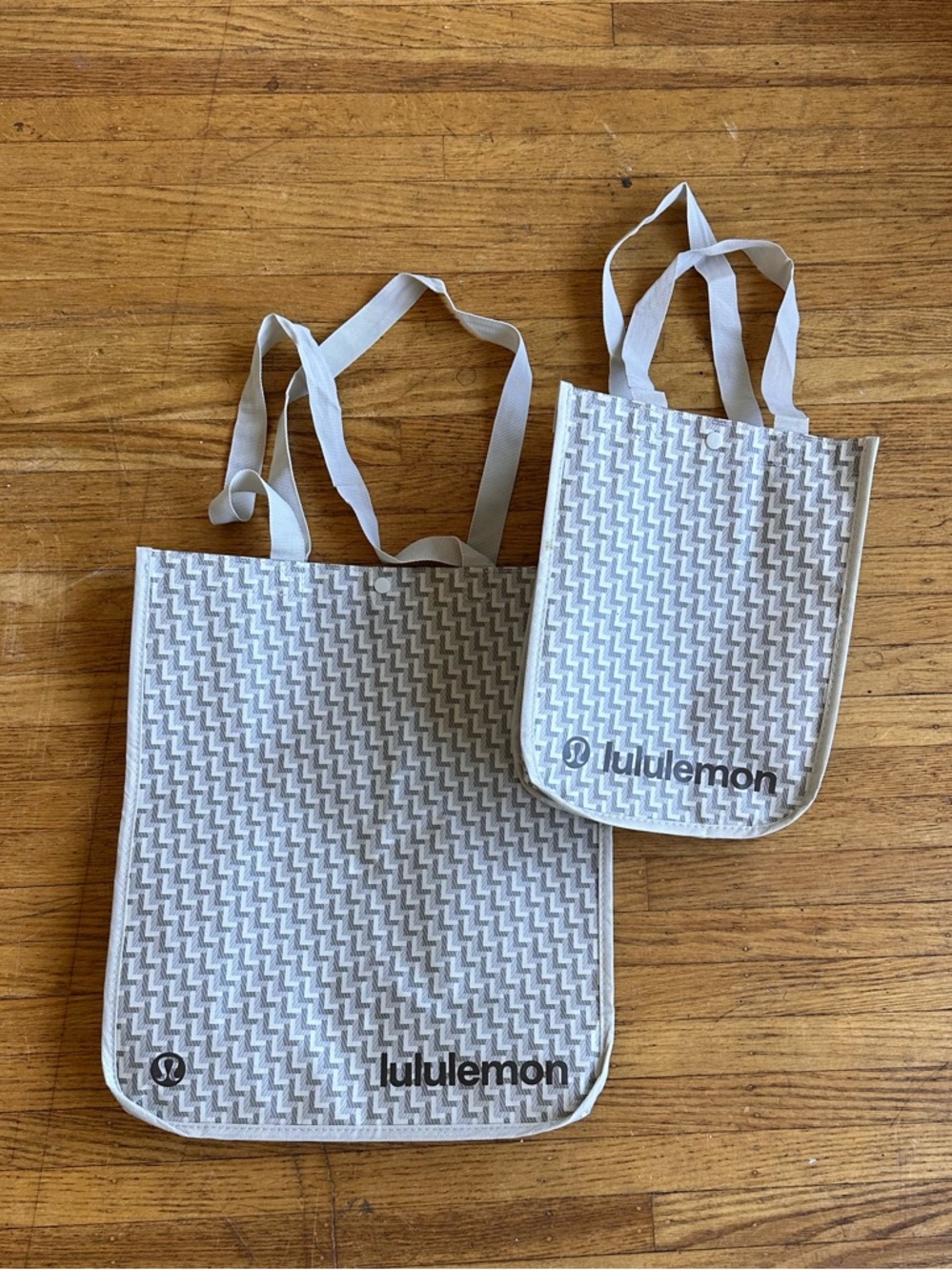 Lululemon Set of 2 Neutral Chevron Tote Bags - Light Gray & White